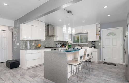 Loma Portal House | Weekly Getaway in Sunny Point Loma