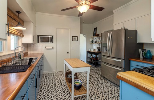 Marion House | Weekly/Monthly Rental in Walkable Downtown Marion