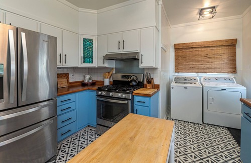 Marion House | Weekly/Monthly Rental in Walkable Downtown Marion