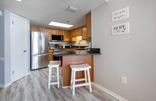 Orange Beach Condo | *WEEKLY SPECIALS!*! 9th Floor HIGH DEMAND 2BR Condo at Phoenix 5