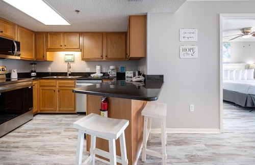Orange Beach Condo | *WEEKLY SPECIALS!*! 9th Floor HIGH DEMAND 2BR Condo at Phoenix 5