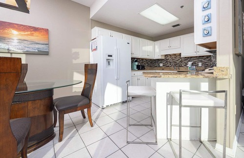 Orange Beach Condo | WEEKLY SPECIALS! Phoenix VII - One Bedroom - Blacony on the BEACH!