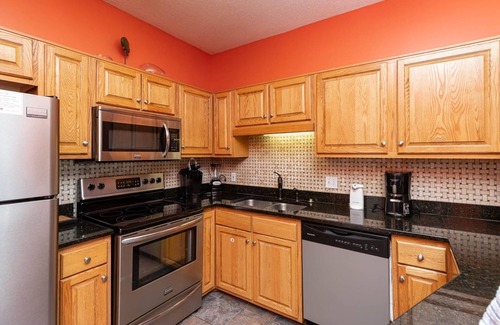 Orange Beach Condo | *WEEKLY SPECIALS!* Popluar 2 Bedroom with Reserved Parking @ Phoenix 5