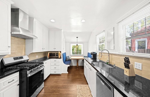 Melrose House | WeHo Central 3-bedroom 2 bath Spanish Colonial & Garden