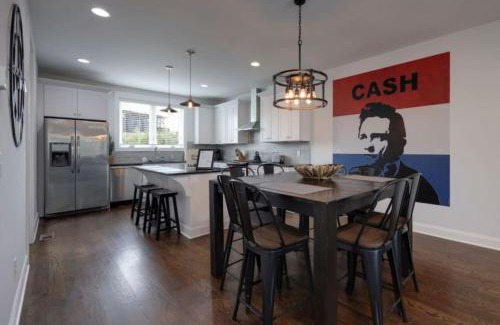 South Nashville House | WeHo Nashville Home, Geodis Park, Private Movie Theater! 10min to Broadway! Sleeps 10!