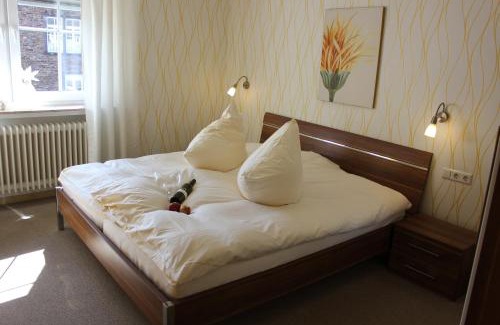 Treis-Karden House | Weinstube byCASTORs