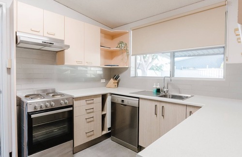 Exmouth House | Weja - 4 Bedroom family home with a pool
