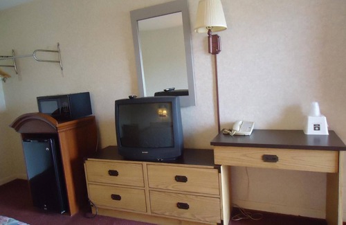Hamptonville Hotel | Welborn Motel