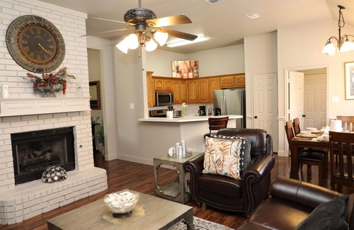 Saginaw House | Welcome Cozy Homen