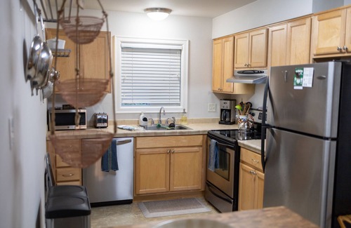 Portland Condo | Welcome home. Pet-friendly cozy nest with Park and River view.