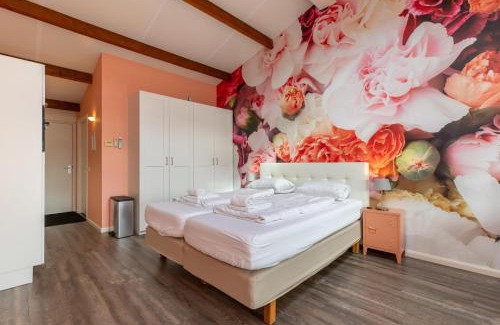 Koudekerke Apartment | Welcome in - Sint-Anthonijshoek, studio's met eigen tuin, theeschenkerij en pluktuin