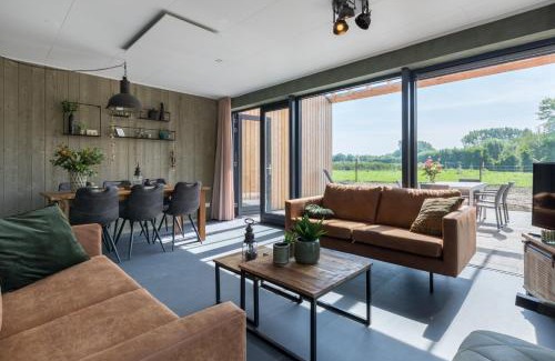 Municipality of Veere House | Welcome in - Vakantiehuis 6 en 12 personen, Vroondijk in Vrouwenpolder