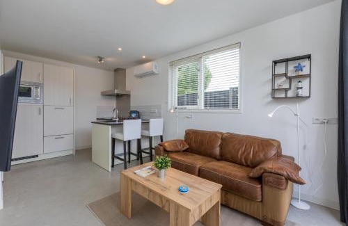 Biggekerke Apartment | Welcome in - Vakantiewoning met sauna en zonnig terras
