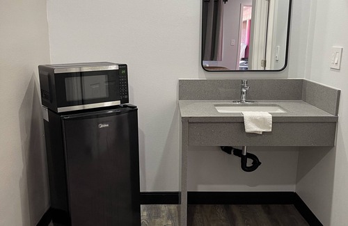 Northwest Anaheim Hotel | Welcome Inn & Suites