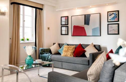 London City Centre Apartment | Welcome London - Trafalgar Square