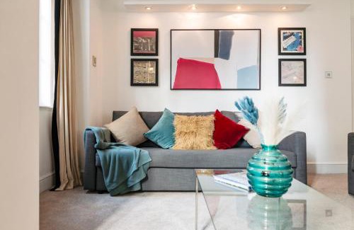 London City Centre Apartment | Welcome London - Trafalgar Square