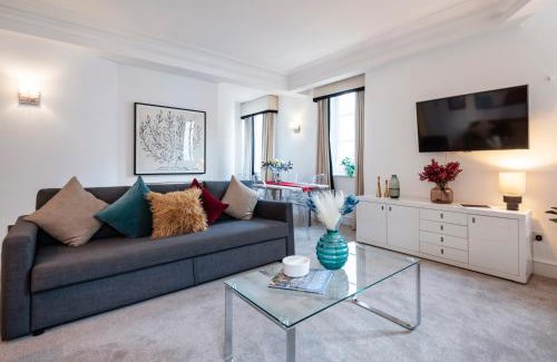 London City Centre Apartment | Welcome London - Trafalgar Square
