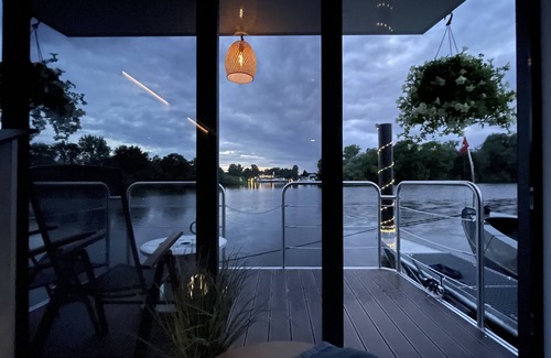 Moorfleet Boat Rental | welcome on board - houseboat holidays in Hamburg
