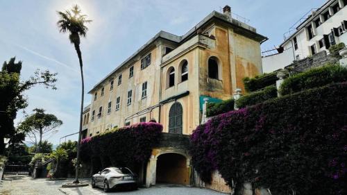 Rapallo House | WELCOME RIVIERA - ATTICO SAN FAUSTINO 165 mq più 110 mq di terrazza- IN VILLA 700 ,VISTA MARE STREPITOSA-100 m dalla spiaggia-PARKING ESCLUSIVO