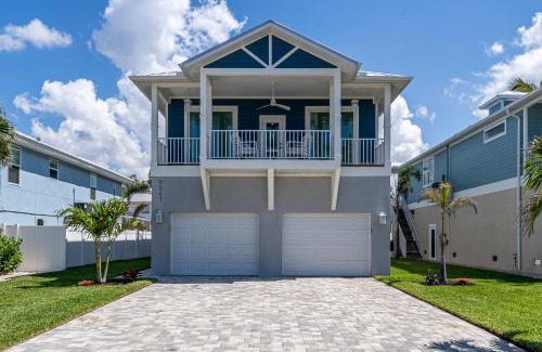 Mid Island House | Welcome to 5541 Palmetto Street - New Build! Grab it NOW! home