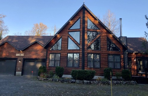 Saint Quentin Cabin | Welcome to Appalachian Lodge! Luxurious cabin situated on a beautiful property