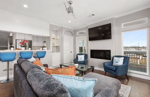 El Lago House | Welcome to Bayfront Bliss!