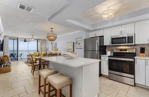 Fort Myers Beach Apartment | Welcome to Beach Villas # 704 - Updated Top Floor Gulf Front & Sunsets - Rental 250 Estero Blvd condo