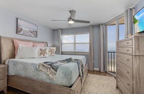 Fort Myers Beach Apartment | Welcome to Beach Villas # 704 - Updated Top Floor Gulf Front & Sunsets - Rental 250 Estero Blvd condo