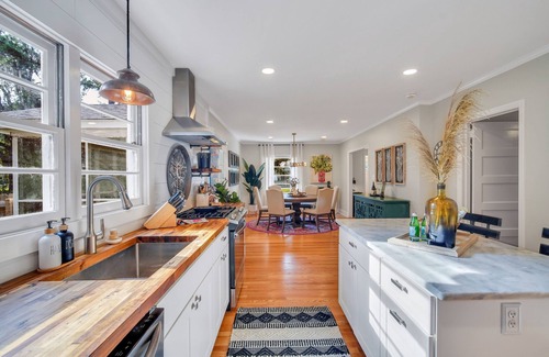 Beaufort House | Welcome to Belle’s Love Shack! Cozy 3 BR Home close to Downtown & Parris Island