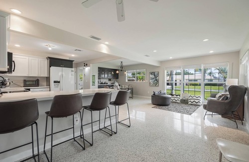 North Fort Myers House | WELCOME TO CASA DE PHOTOGRAPH-Sanctuary & Flair on the Caloosahatchie