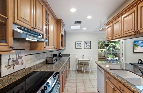 Florida Ridge House | Welcome to Casa Del Jardin. You very own private sanctuary with heated pool.