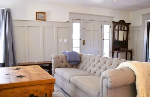 Bassett House | Welcome to Casa Milavidy – a historic Craftsman-style home with modern amenities