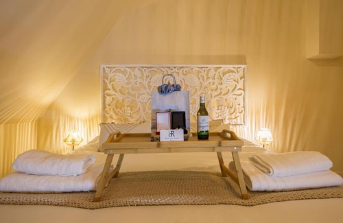 Petit-Ivry Apartment | Welcome to Coachella/Jacuzzi
