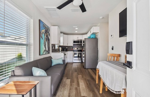 United Central House | Welcome to Dolphin's Den