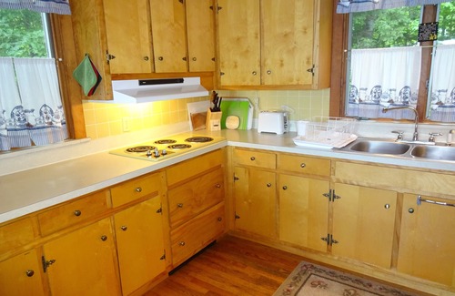 Raymond Cabin | Welcome to Dorie's Cottage! Cozy waterfront home with gorgeous sunset views!