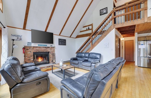 Hamlin Ski Chalet | Welcome to Family ties, steps from the main beach and pool in the Hideout!n