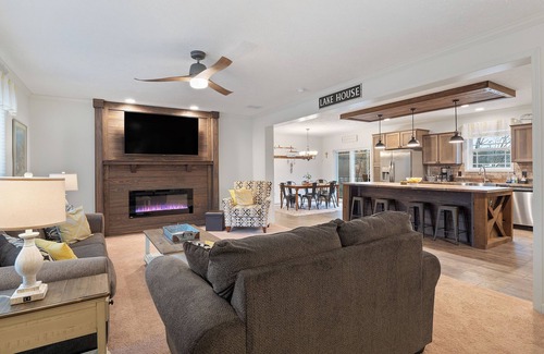 Double Springs House | Welcome to Haven on the Lake!