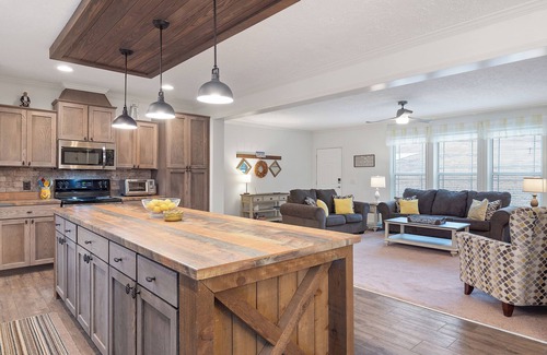 Double Springs House | Welcome to Haven on the Lake!