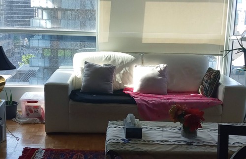 Bay Cloverhill Apartment | WELCOME TO LA RELAXATION n1 Room with a Queen size bed, desk & chair mini fridge
