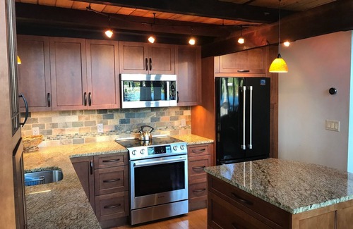 Moultonborough House | Welcome To Lake Winnipesaukee! Waterfront 5-br Home On Bridged Black Cat Island