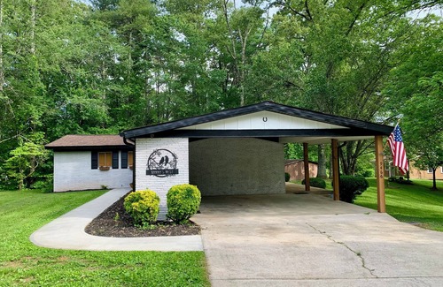 Blue Ridge House | Welcome to Nanny's Nest! Cozy Historic Home Just 1 Mile from Downtown Blue Ridge