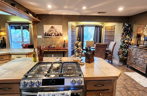 Royal House | Welcome to Old Bear Creek