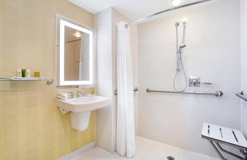 Downtown Tampa Apartment | Welcome to our exquisite hotel, where luxury meets comfort .