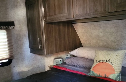 Regional District of Nanaimo RV Rental | Welcome to our Happy Camper steps from the beach!