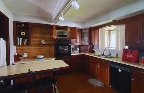 Lily Dale House | Welcome to our inviting all-season Lakefront Retreat near Lily Dale and Fredonia