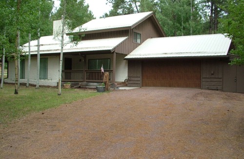 Greer House | Welcome to our " Korner Kabin " In the aspens and pines.