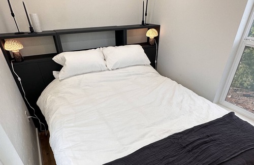Santa Fe House | Welcome to our modern and cozy sun-kissed shipping container retreat!