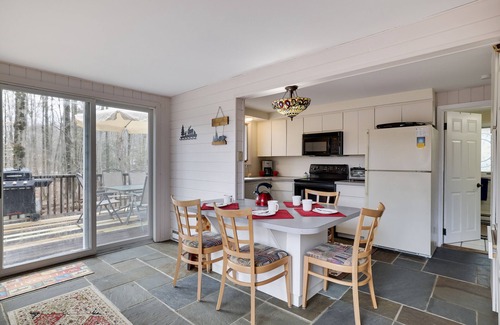 Hamlin Ski Chalet | Welcome to Palm Hideaway in The Hideout