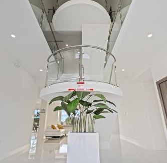 Marathon Villa | Welcome to Paradise Villa: A luxury home in Sombrero Beach, Florida Keys.