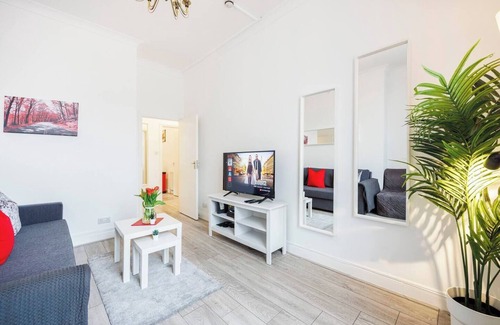 West Kensington Apartment | Welcome to Plotseeker’s Kensington Charming and Bright Flat